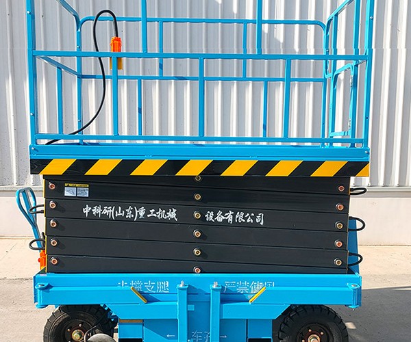 岳阳楼自行走升降机